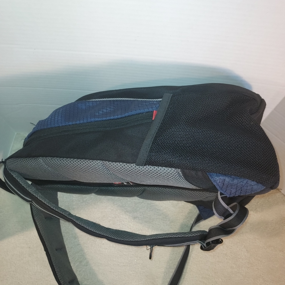 Swiss+Gear by Wenger Colbalt 16" Laptop Backpack - Picture 10 of 10
